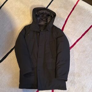 Uniqlo men’s ultra warm down parka, size XS, black